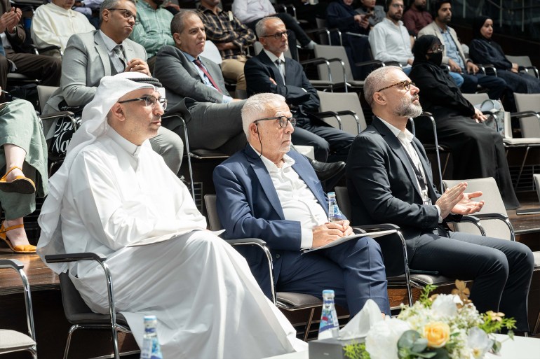 الوراقة المغربية وصناعة المخطوط.. من أسرار النساخ إلى تقنيات الذكاء الاصطناعي 2 نظّمت مكتبة قطر الوطنية ندوة خبراء تحت عنوان "الوِراقة المغربية وصناعة المخطوط: مقاربات في المواد والتقاليد والوظائف"، جمعت نخبة من الباحثين والخبراء في مجال المخطوطات العربية، وذلك ضمن فعاليات العام الثقافي قطر المغرب وبالتزامن مع يوم المخطوط العربي 2025