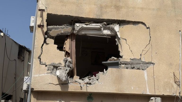 مأساة النكبة تتكرر من جديد في مخيمات شمال الضفة 1 فاطمة محمود الجزيرة نت نور شمس فلسطين_ جزء من الدمار في منازل المواطنين في مخيم نور شمس