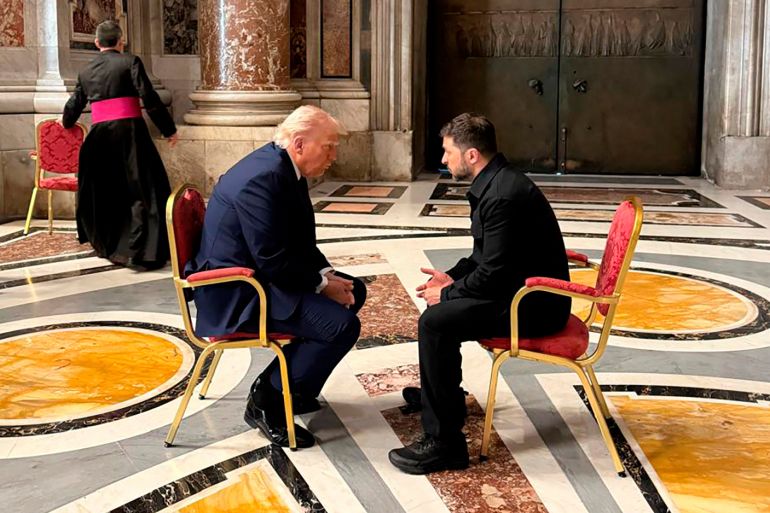 قتلى بقصف روسي وكييف وموسكو تشيدان بتفاهمات إسطنبول 1 FILE - In this photo provided by the Ukrainian Presidential Press Office, President Volodymyr Zelenskyy, right, and President Donald Trump, talk as they attend the funeral of Pope Francis in St. Peter’s Basilica in Vatican City, April 26, 2025.(Ukrainian Presidential Press Office via AP, File)