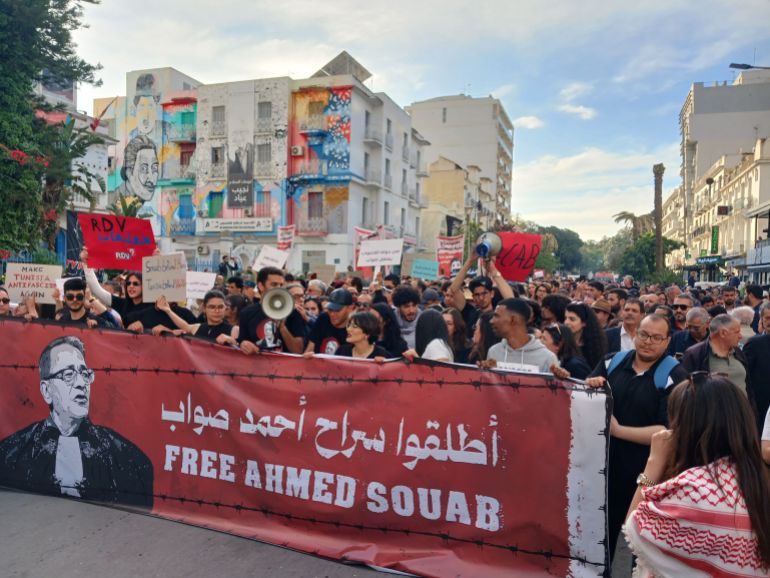 احتجاجات شعبية في يوم العمال بتونس 1 صورة 3: جانب من التحرك الاحتجاجي ضد الرئيس قيس سعيد بمناسبة عيد الشغل/العاصمة تونس/مايو/آيار 2025 (خاصة)
