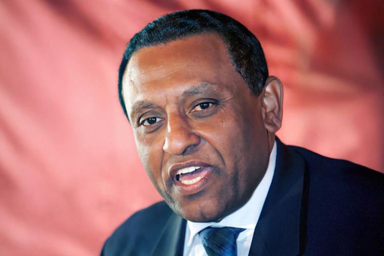 تعيين رئيس وزراء مدني.. هل يمهّد لعودة السودان إلى الاتحاد الأفريقي؟ 3 كامل الطيب إدريس الجزيرة وكالات