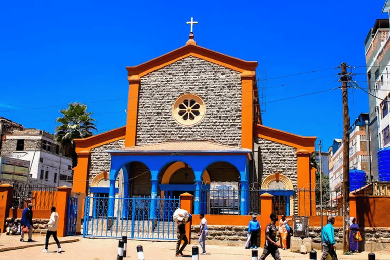 رحلة إلى عاصمة السفاري 7 Pedestrians walk past St. Peters Clavers Catholic Church on... NAIROBI, KENYA - 2023/02/13: Pedestrians walk past St. Peters Clavers Catholic Church on Uyoma Street in Central Business District. Central Business District in Nairobi is the center of the city's commercial activities, making it a suitable environment for investors and entrepreneurs to build their businesses, commercial spaces, and offices. Hence, it has become one of the city's tourist attractions. (Photo by Donwilson Odhiambo/SOPA Images/LightRocket via Getty Images)