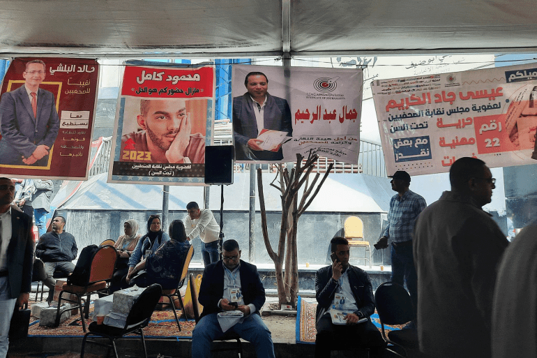 رسائل الصحفيين المصريين بإعادة انتخاب النقيب خالد البلشي 1 البلشي تفرغ للعمل النقابي الصحفي وخدمة الصحفيين المصدر: مراسل الجزيرة نت المكان: نقابة الصحفيين القاهرة التاريخ 2023