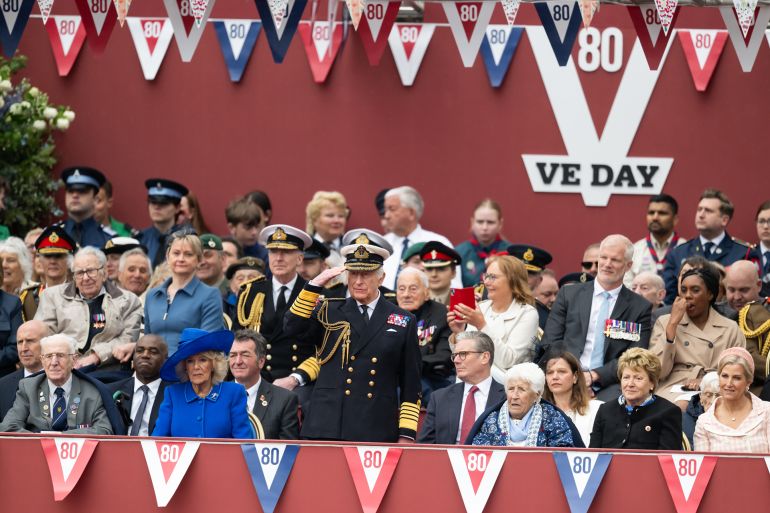 بالصور.. روسيا وأوروبا تحييان ذكرى الانتصار على النازية 3 LONDON, ENGLAND - MAY 05: King Charles III and Queen Camilla during the military procession to mark the 80th anniversary of VE Day on May 05, 2025 in London, England. The King and Queen, joined by Members of the Royal Family, will take part in events from May 5th to May 8th to commemorate the 80th anniversary of VE Day, which signalled the end of the Second World War in Europe. (Photo by Samir Hussein/WireImage)