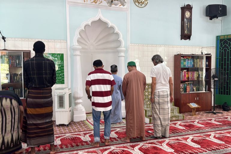 مسلمو فيتنام.. أقلية جذورها تاريخية وشعارها التسامح 4 الأذان في مسجد المسلمسن بفيتنام