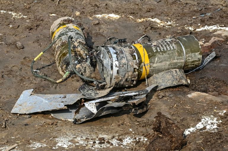 هل أنقذت إدارة ترامب العالم من كارثة نووية بين الهند وباكستان؟ 9 Explosives and debris of a drone are pictured after it was intercepted by the Indian air defence system, on the outskirts of Amritsar on May 10, 2025.