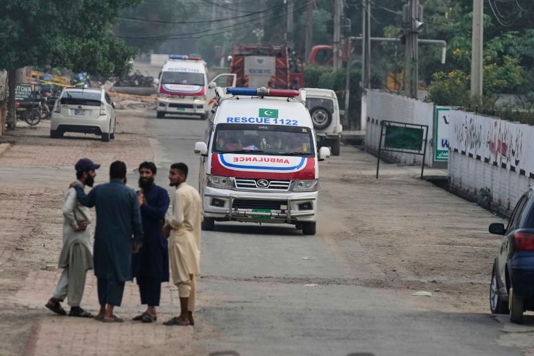 بالصور.. تصعيد جديد يعيد شبح المواجهة بين الهند وباكستان 1 Ambulances leave from a complex located near the site of a suspected Indian missile attack, in Muridke, a town in Pakistan's Punjab province, Wednesday, May 7, 2025. (AP Photo/K.M. Chaudary)