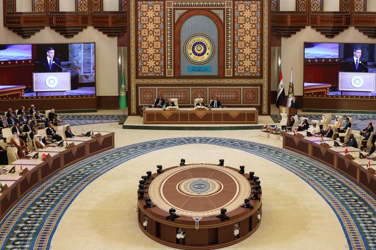 القمة الـ34.. ماذا في جعبة العرب لحل قضاياهم الداخلية والإقليمية؟ 1 Arab leaders attend the 34th Arab League Summit in Baghdad, Iraq, May 17, 2025. REUTERS/Thaier Al-Sudani/Pool