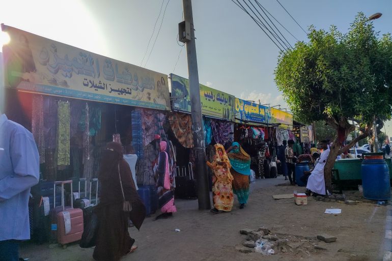 مشاهد من الحياة في بورتسودان عقب هجوم المسيرات 1 الحياة في مدينة بورتسودان بعد تعرضها لهجوم بمسيّرات قوات الدعم السريع