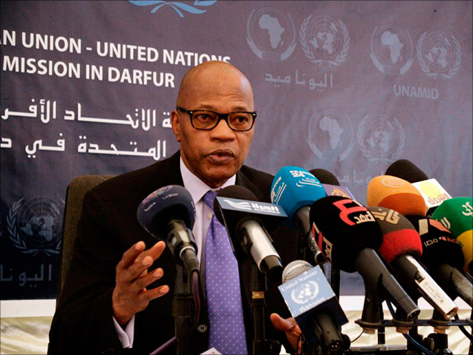 تعيين رئيس وزراء مدني.. هل يمهّد لعودة السودان إلى الاتحاد الأفريقي؟ 1 رئيس البعثة المشتركة بدارفور محمد بن شمباس