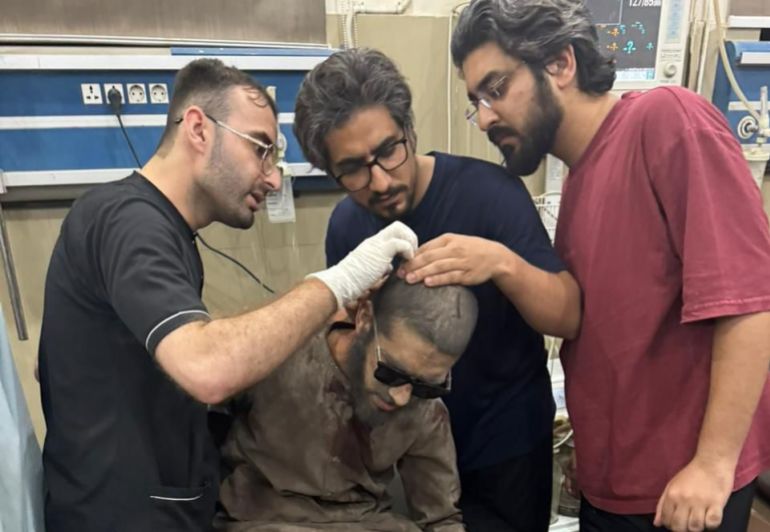 بالصور.. تصعيد جديد يعيد شبح المواجهة بين الهند وباكستان 6 epa12078851 A handout photo made available by the Pakistani military Inter Services Public Relations, shows a person being treated after suffering injuries during a suspected Indian missile attack, at a hospital in Bahawalpur, Pakistan, 07 May 2025. India said it conducted military strikes on nine sites in Pakistan in retaliation for a deadly militant attack on tourists in Kashmir. EPA-EFE/ISPR / HANDOUT HANDOUT EDITORIAL USE ONLY/NO SALES