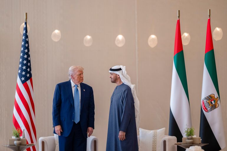بلومبيرغ عن جولة ترامب الخليجية: كأنما كان في بيته 1 epa12106237 A handout photo made available by the UAE's Presidential Court shows President of the United Arab Emirates Sheikh Mohamed bin Zayed Al Nahyan (R) speaking with US President Donald Trump, at the Presidential Airport in Abu Dhabi, United Arab Emirates, 16 May 2025. EPA-EFE/UAE PRESIDENTIAL COURT / HANDOUT HANDOUT EDITORIAL USE ONLY/NO SALES