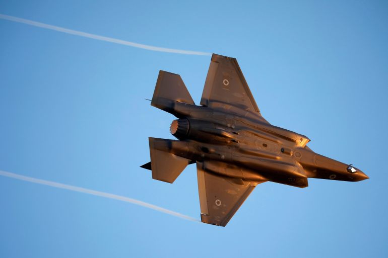 شحنات الموت.. القصة الكاملة لتورط شركة ميرسك في حرب الإبادة على غزة 3 FILE PHOTO: Israeli Air Force F-35 flies during an aerial demonstration at a graduation ceremony for Israeli air force pilots at the Hatzerim air base in southern Israel June 27, 2019. REUTERS/Amir Cohen/File Photo