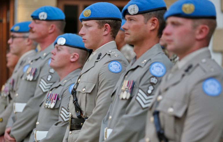 بريطانيا توسع نفوذها في أفريقيا تحت غطاء الأمن 4 NICOSIA, CYPRUS - SEPTEMBER 18: Members of the British Royal Engineers serving in the United Nations Peace Keeping Force in Cyprus (UNFICYP) attend a thanksgiving service for the late Queen Elizabeth II, at St. Paul's Anglican Cathedral, on September 18, 2022 in Nicosia, Cyprus. Queen Elizabeth II died at Balmoral Castle in Scotland on September 8, 2022, and is succeeded by her eldest son, King Charles III. (Photo by Alexis Mitas/Getty Images)