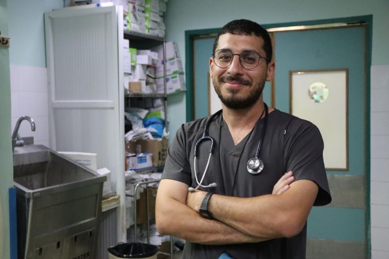 مرضى غزة على شفا الموت بسبب الجوع 1 الدكتور عز الدين شاهين المجاعة أثرت على القرارات والتدخلات الجراحية وفتكت بالجرحى والمرضى وحتى الكادر الطبي-رائد موسى-دير البلح-الجزيرة نت