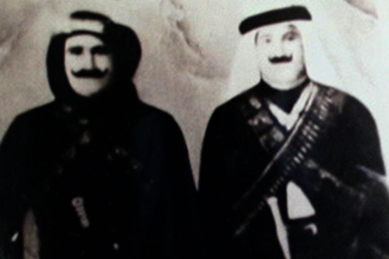 سلطان باشا الأطرش.. الزعيم الدرزي الذي واجه الاحتلال 2 أدهم خنجر (يسار) مع صادق حمزة
