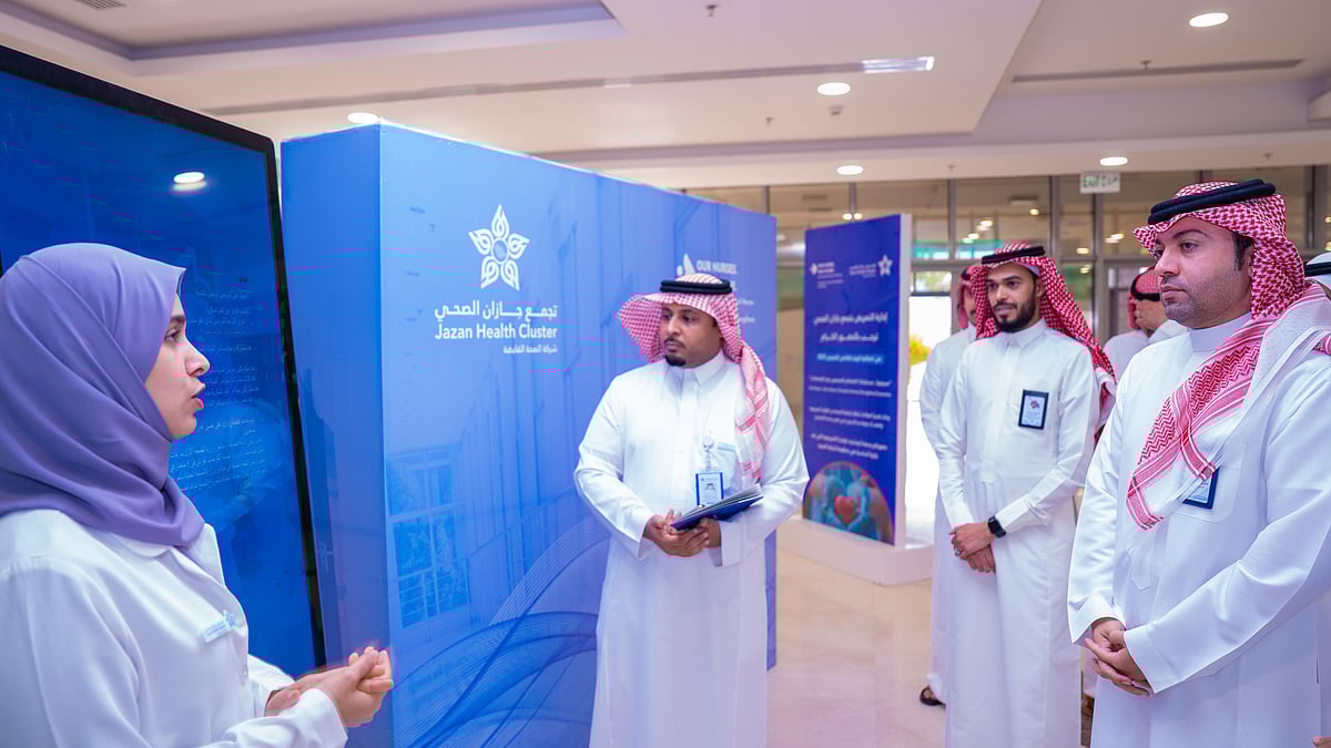 بالصور.. الرئيس التنفيذي لتجمع جازان الصحي يرعى الحفل السنوي للتمريض بمناسبة اليوم العالمي للتمريض 2025 2