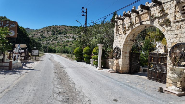 هكذا حوّل الاحتلال وادي الحجير اللبناني من مقصد سياحي إلى خراب 2 المنتزهات في محمية وادي الحجير الطبيعية خالية من روّادها بسبب وضع المحمية الصعب (الجزيرة) 2