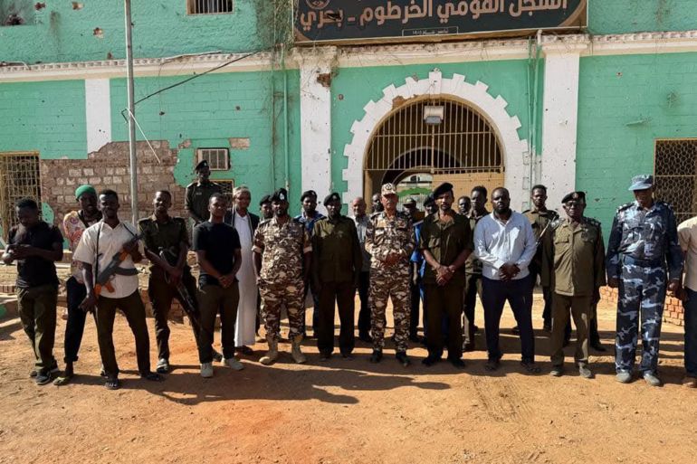 أخرجتهم الدعم السريع.. مساع سودانية لإعادة آلاف السجناء 1 "شرطة السجون السودانية تعلن استئناف العمل بسجن كوبر الاتحادي -المركز الصحفي"