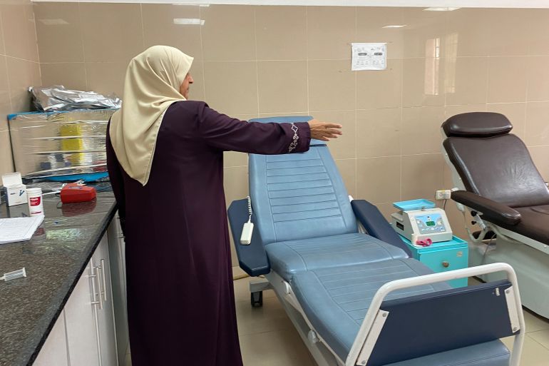 تفاقم أزمة بنوك الدم في غزة جراء المجاعة 2 تشير الدكتورة صوفيا زعرب لظاهرة عزوف الشباب عن التبرع بالدم بسبب المجاعة وسوء التغذية