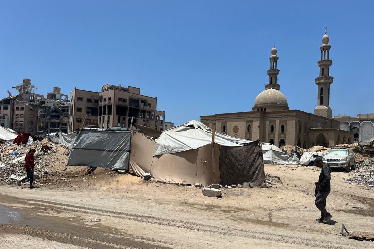 بخيمة وجوع وخوف.. لسان حال أهالي غزة وهم يستقبلون العيد 4 تخلو غزة من أي مظاهر للعيد في ظل الأوضاع الصعبة التي تحياها