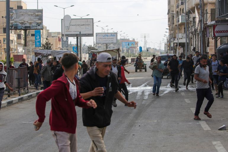 بالصور.. مساعدات غزة طرود مخضبة بالدماء 7