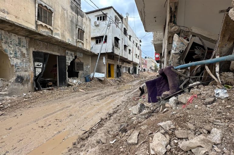 لماذا يهدم الاحتلال منازل مخيم جنين؟ 3 صورة ٢_ فلسطين جنين فاطمة محمود الجزيرة نت_ اثار الدمار في شوارع مخيم جنين_