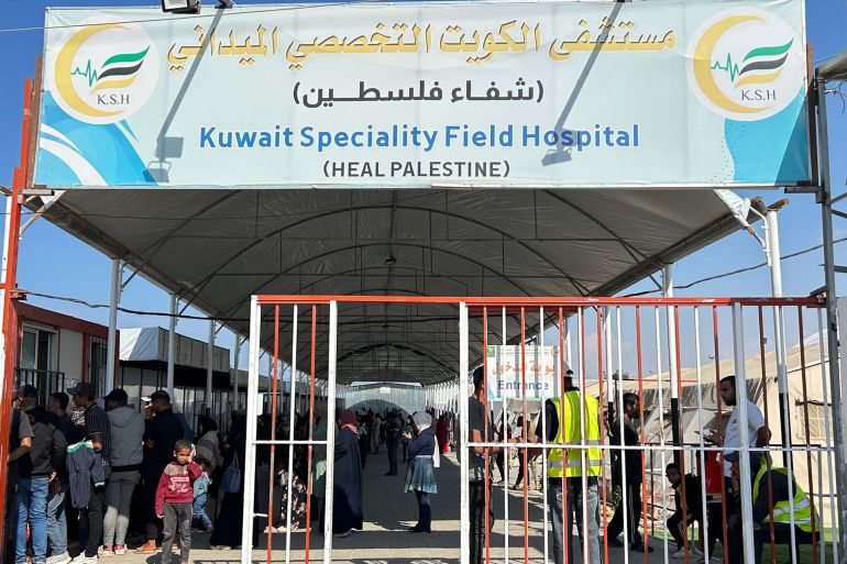 تحذيرات أممية من انهيار آخر مشفيين بغزة 2 الدكتور مروان الهمص المستشفيات الميدانية تحول الجرحى بحالات خطرة وفوق المتوسطة لمجمع ناصر وتتعامل فقط مع الحالات البسيطة إلى متوسطة-رائد موسى-خان يونس-الجزيرة نت